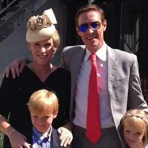 Family_223.765667d4b6948fc79f4680603dc5d633